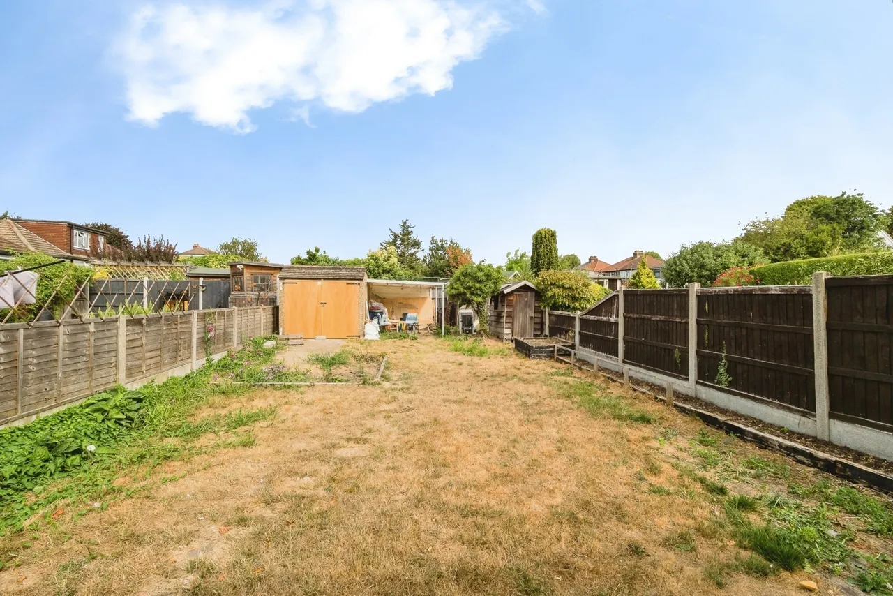 Suttons Avenue, Hornchurch, Essex, RM12, photo 6