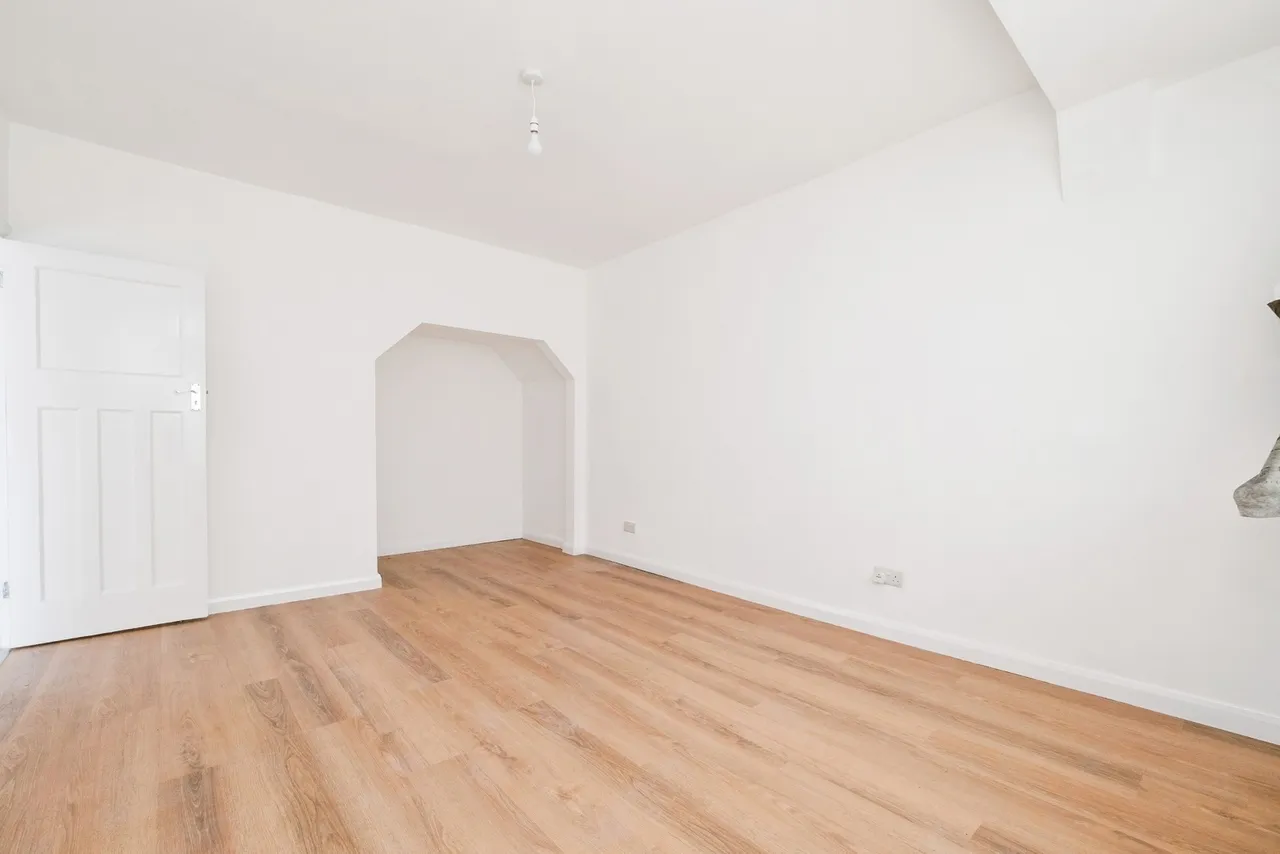 Suttons Avenue, Hornchurch, Essex, RM12, photo 5