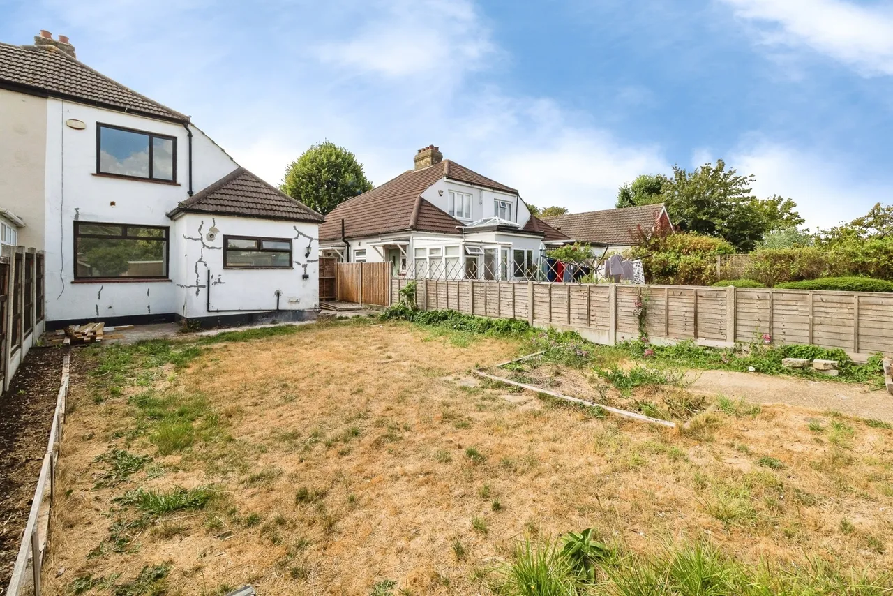 Suttons Avenue, Hornchurch, Essex, RM12, photo 9