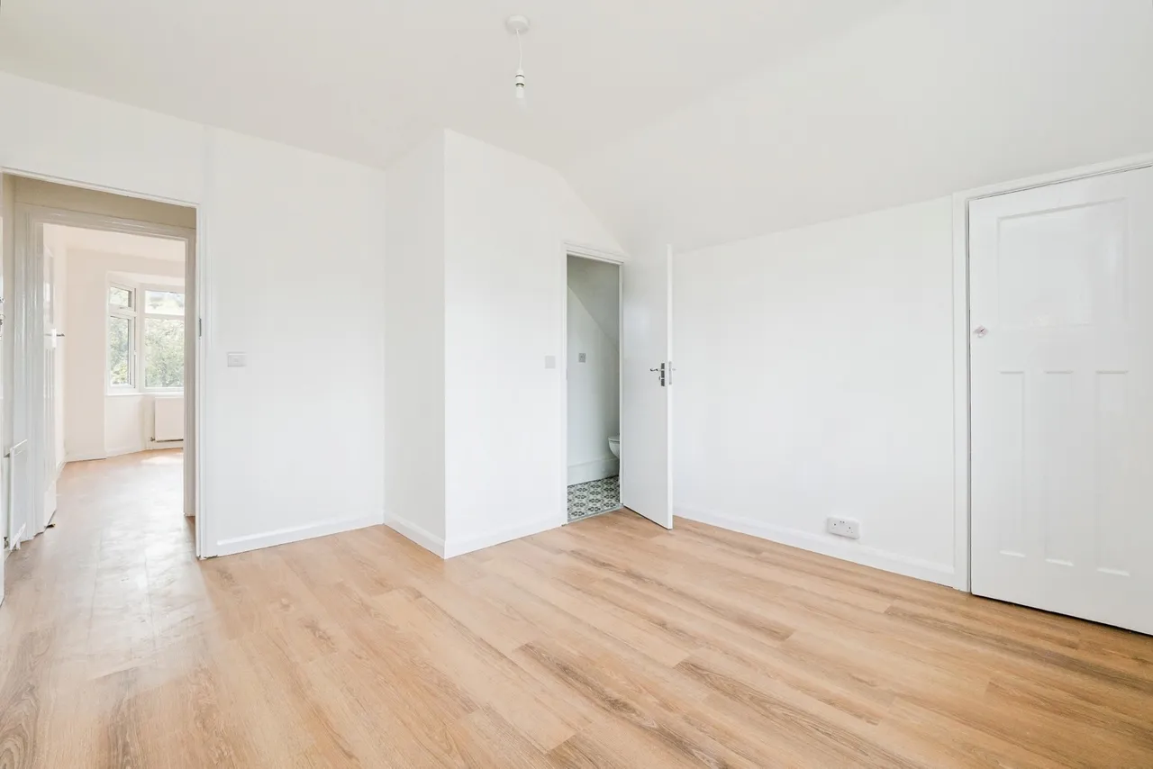 Suttons Avenue, Hornchurch, Essex, RM12, photo 7