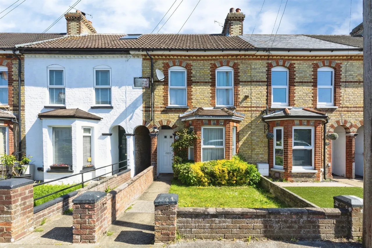 3 bed house for sale — Mead Road, Willesborough, Ashford