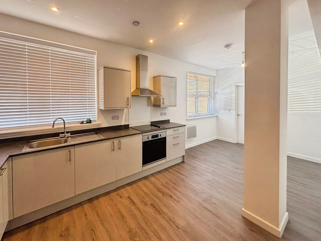 2 bed flat to rent, Ascot House Peterborough, PE2