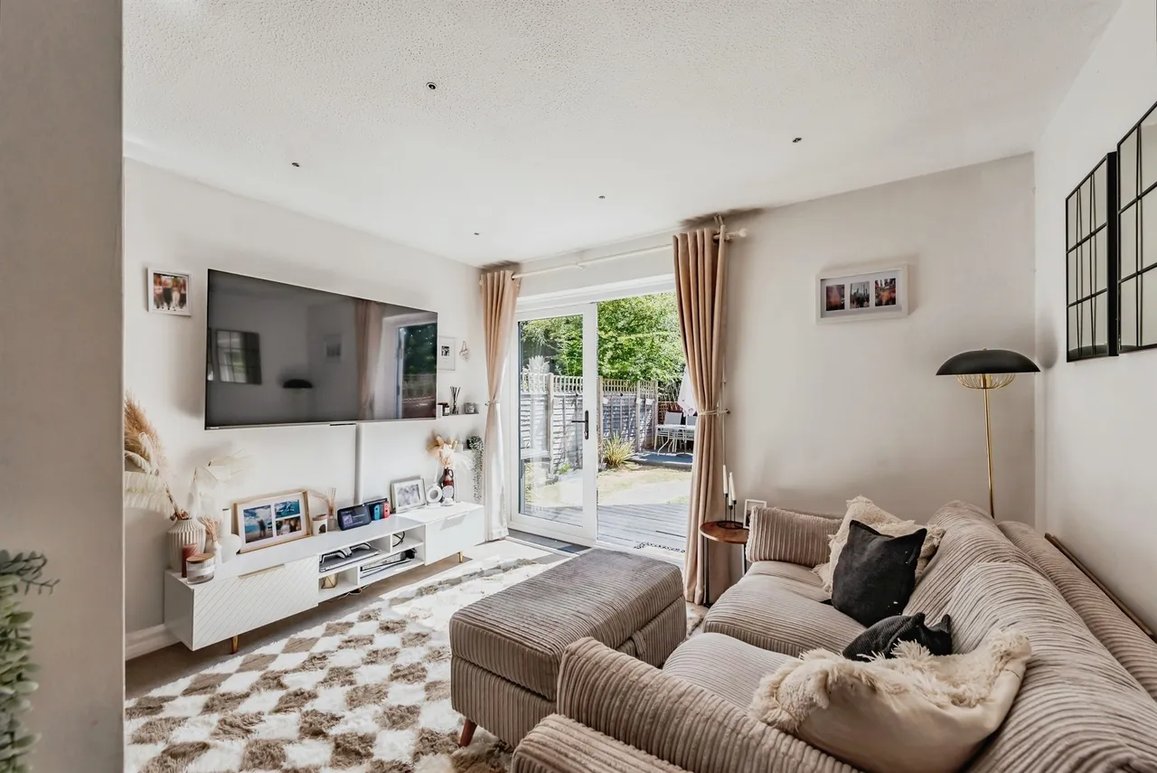 Brooklands Road, Crawley, photo 6