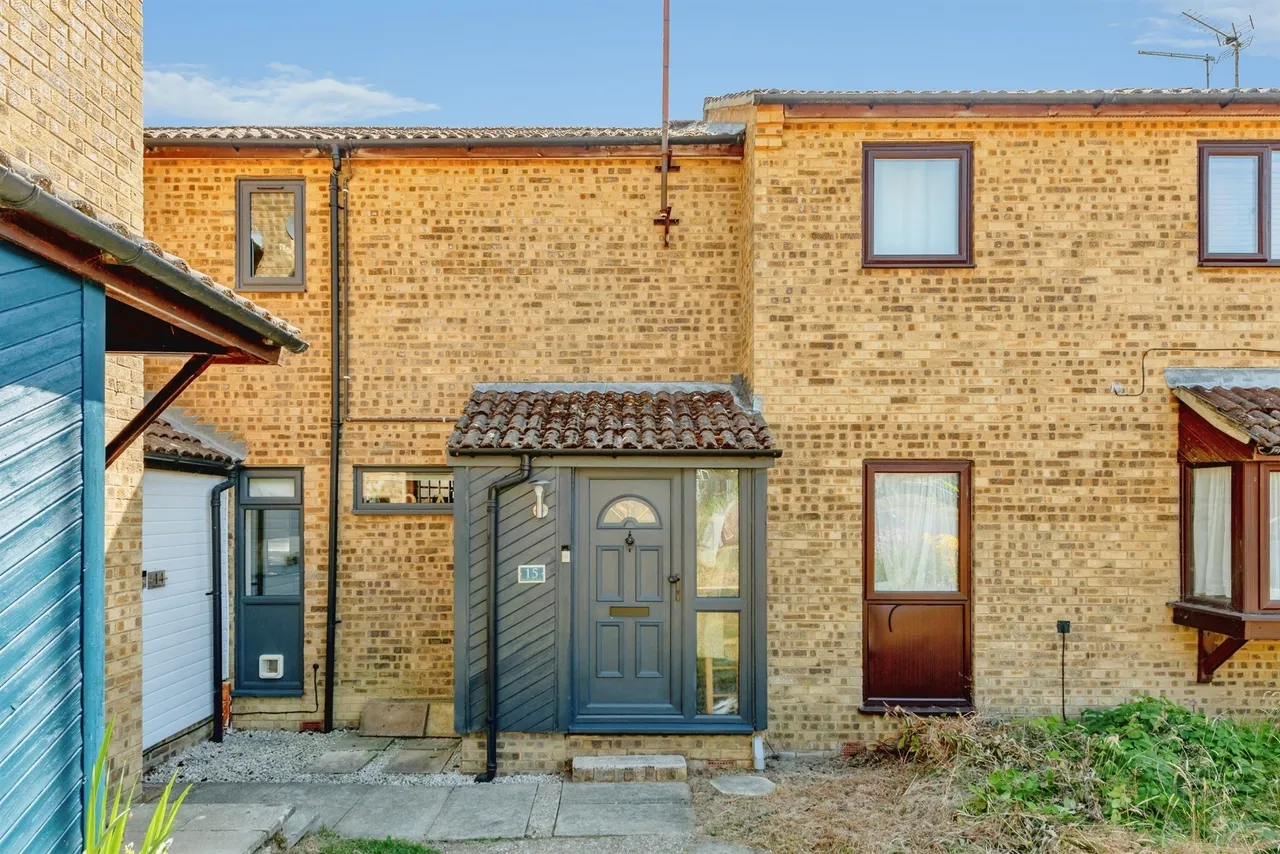 Brooklands Road, Crawley, photo 2