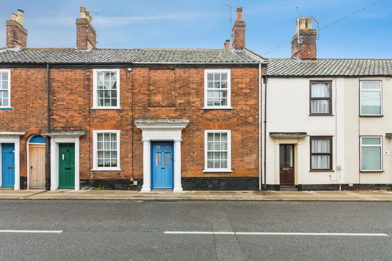 3 bed house for sale — Lower Olland Street, Bungay