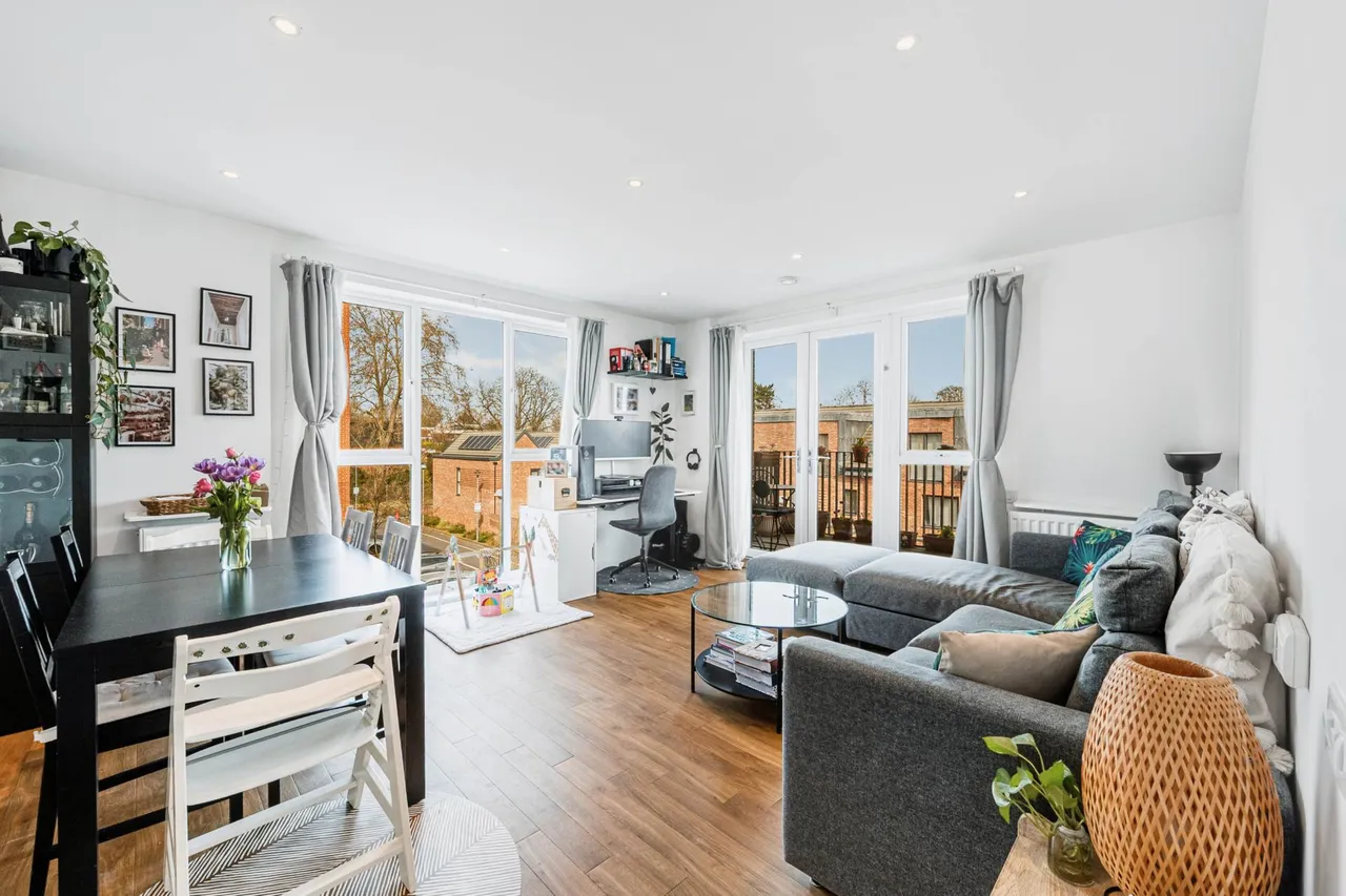 Myers Court, Reynard Way, TW8 9GD, photo 2
