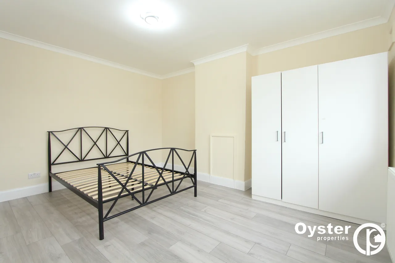 Deans Lane, Edgware, HA8, photo 5