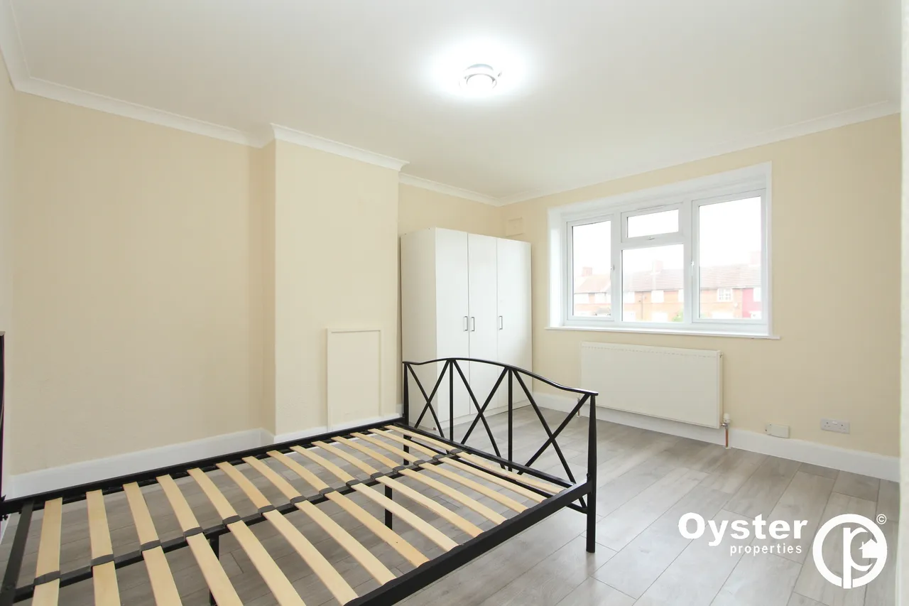 Deans Lane, Edgware, HA8, photo 6