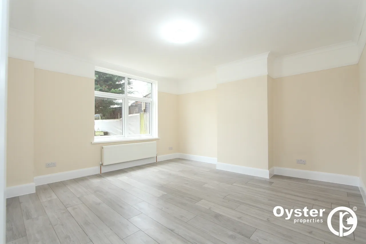 Deans Lane, Edgware, HA8, photo 2