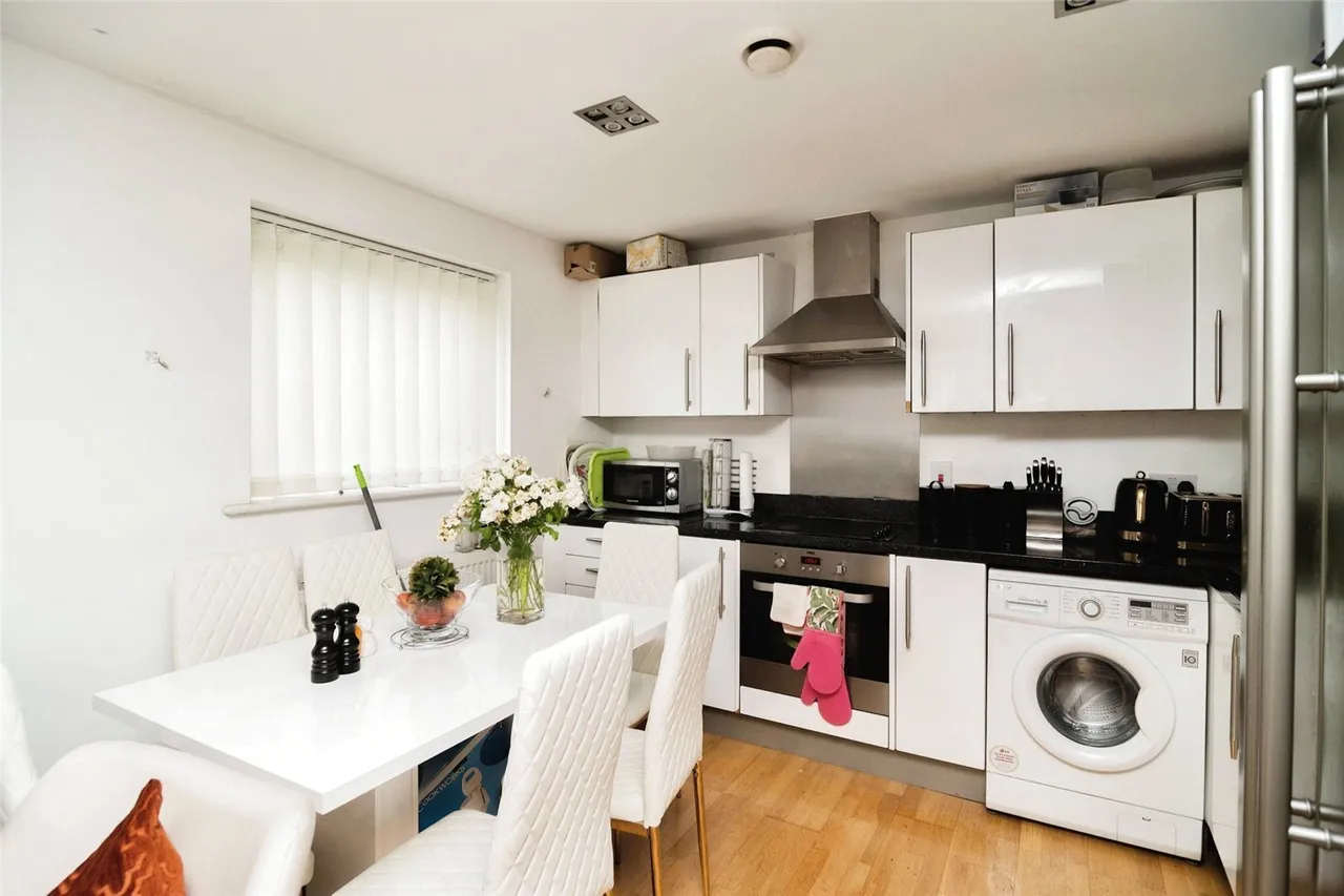 Saxton Close, Grays, Essex, RM17, photo 8