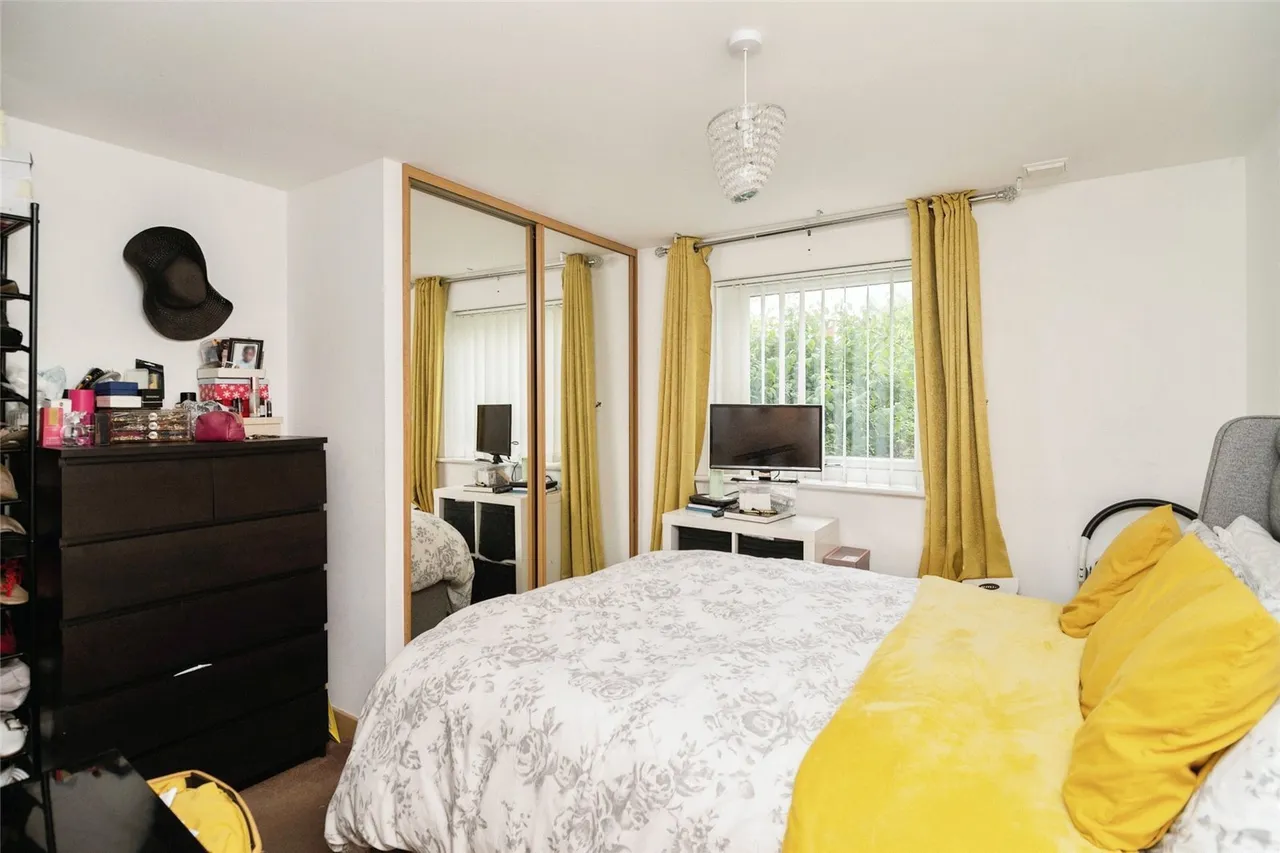 Saxton Close, Grays, Essex, RM17, photo 11