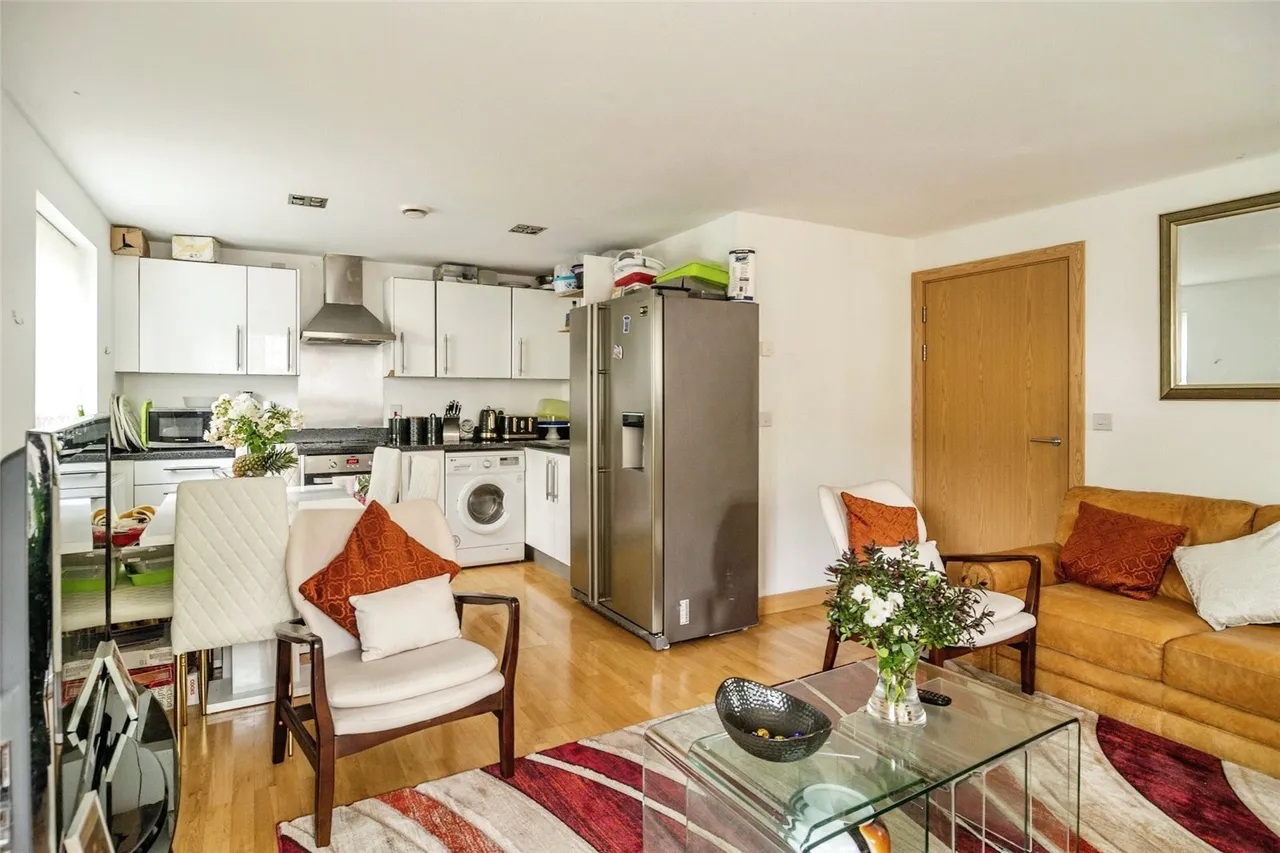 Saxton Close, Grays, Essex, RM17, photo 3