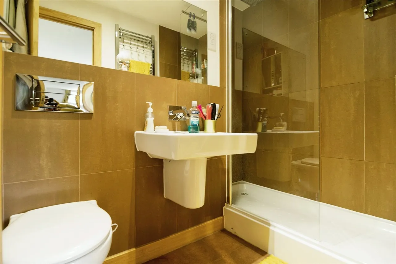 Saxton Close, Grays, Essex, RM17, photo 12