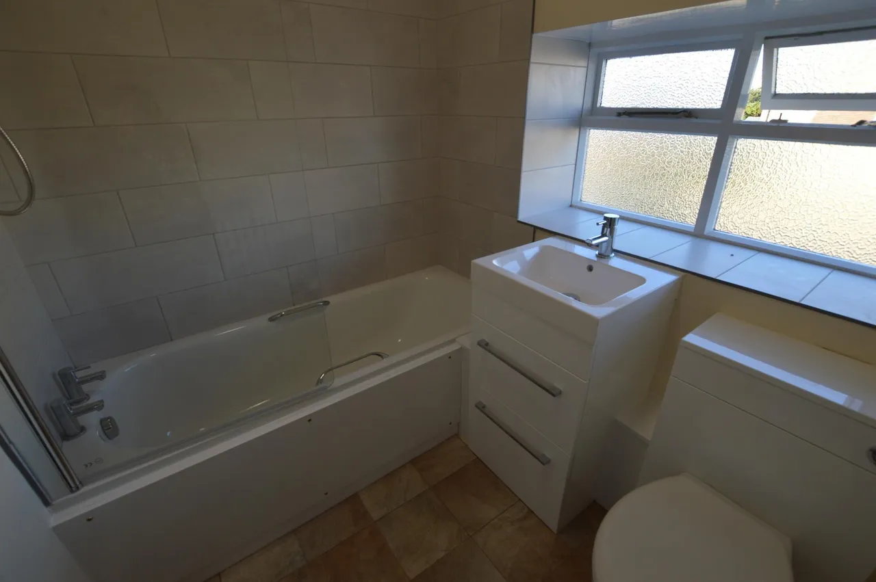 Main Street, Croxton Kerrial, NG32, photo 6
