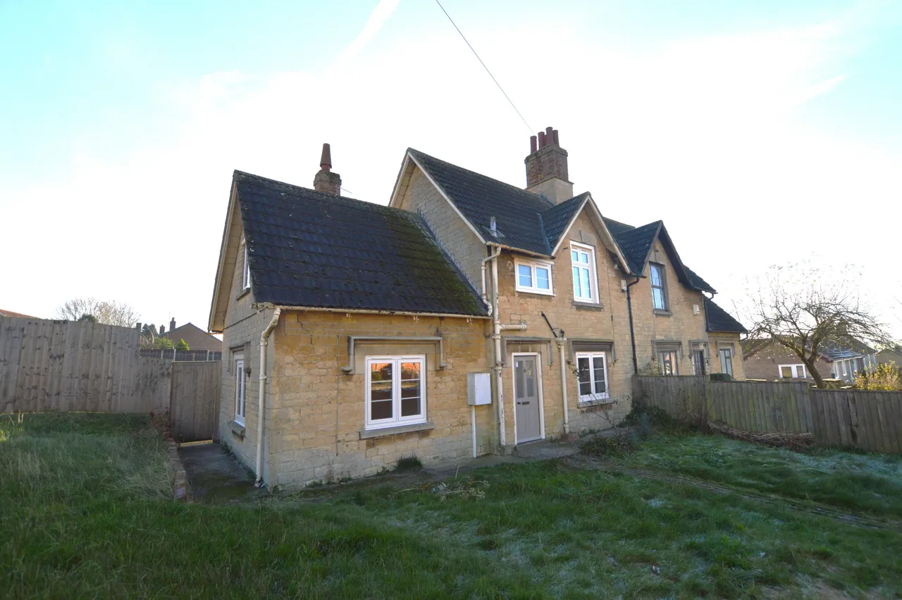 3 bed house to rent — Main Street, Croxton Kerrial, NG32