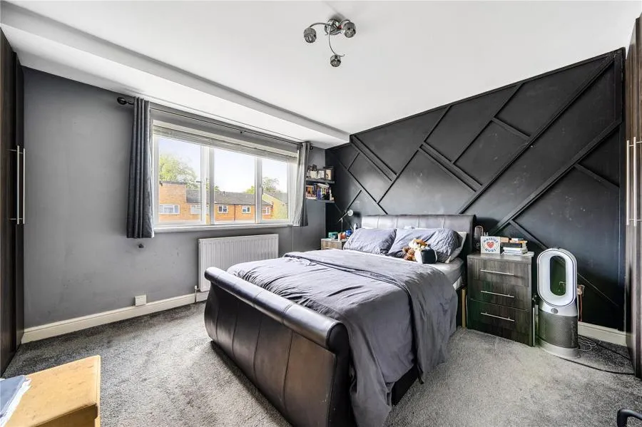 Lismore Crescent, Crawley, RH11, photo 4