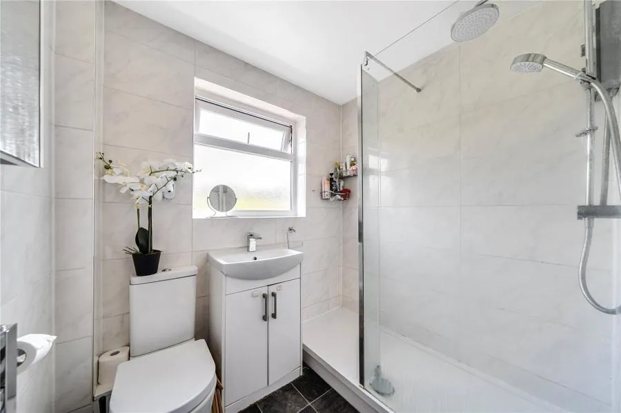 Lismore Crescent, Crawley, RH11, photo 8