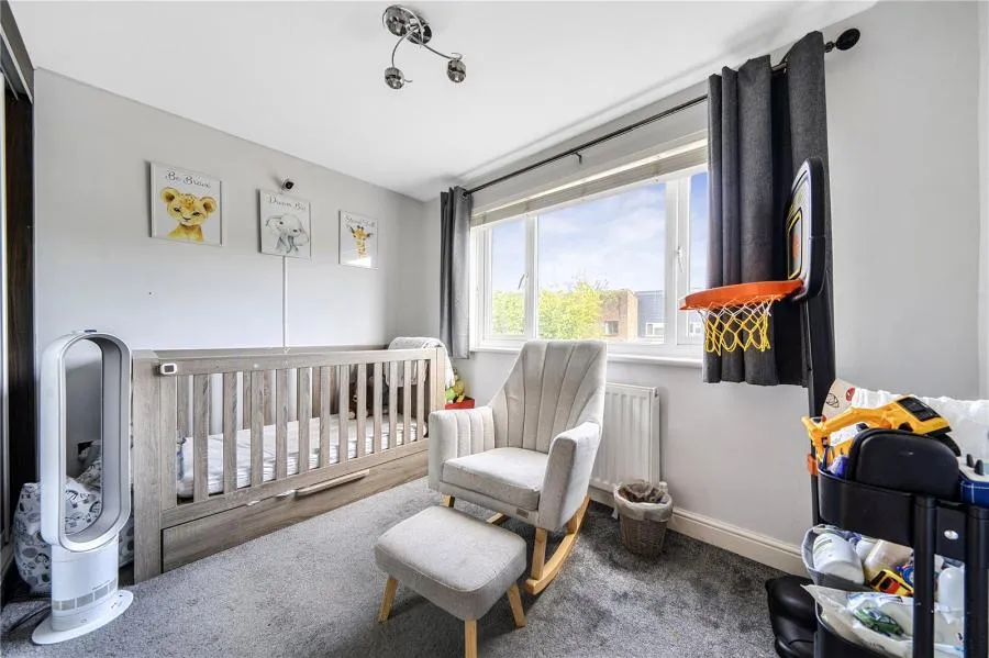 Lismore Crescent, Crawley, RH11, photo 5