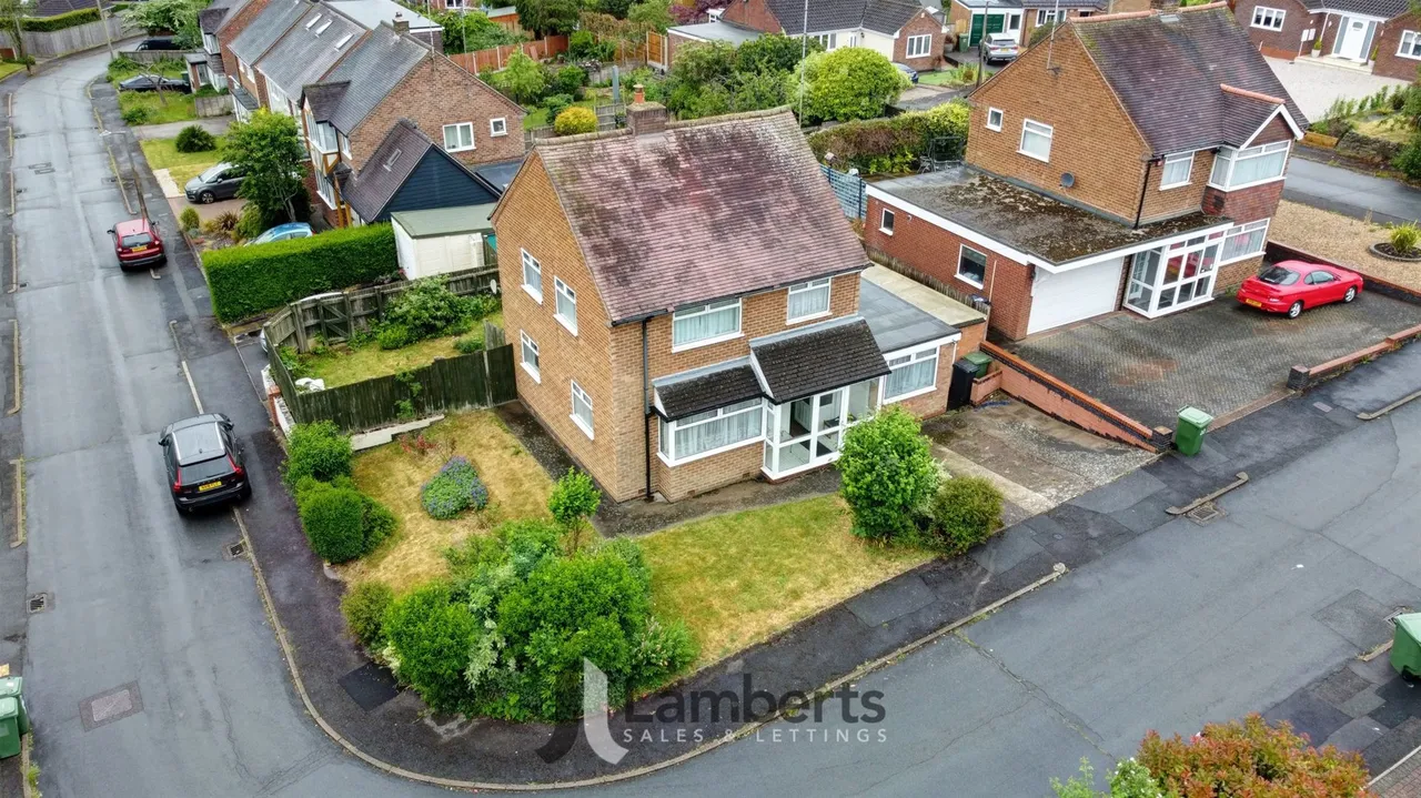 3 bed house for sale — 21 Milton Close, Redditch