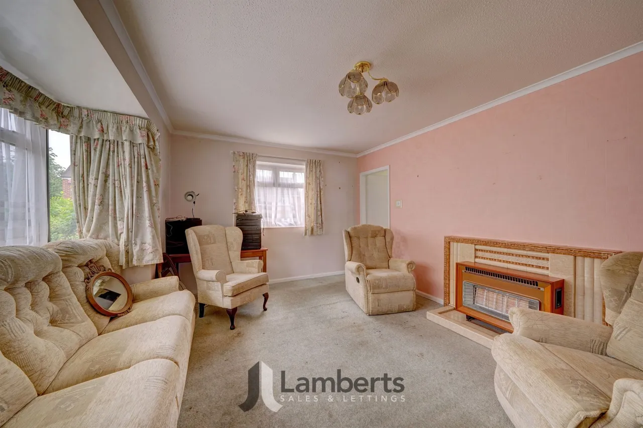 21 Milton Close, Redditch, photo 2