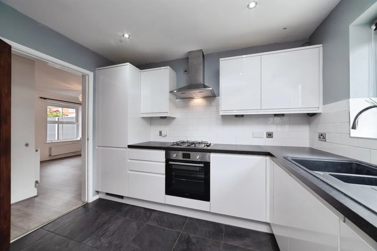 Broadwaters, Kingswood, Hull, photo 3