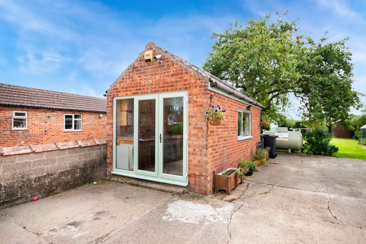 Main Street, Laneham, DN22, photo 12