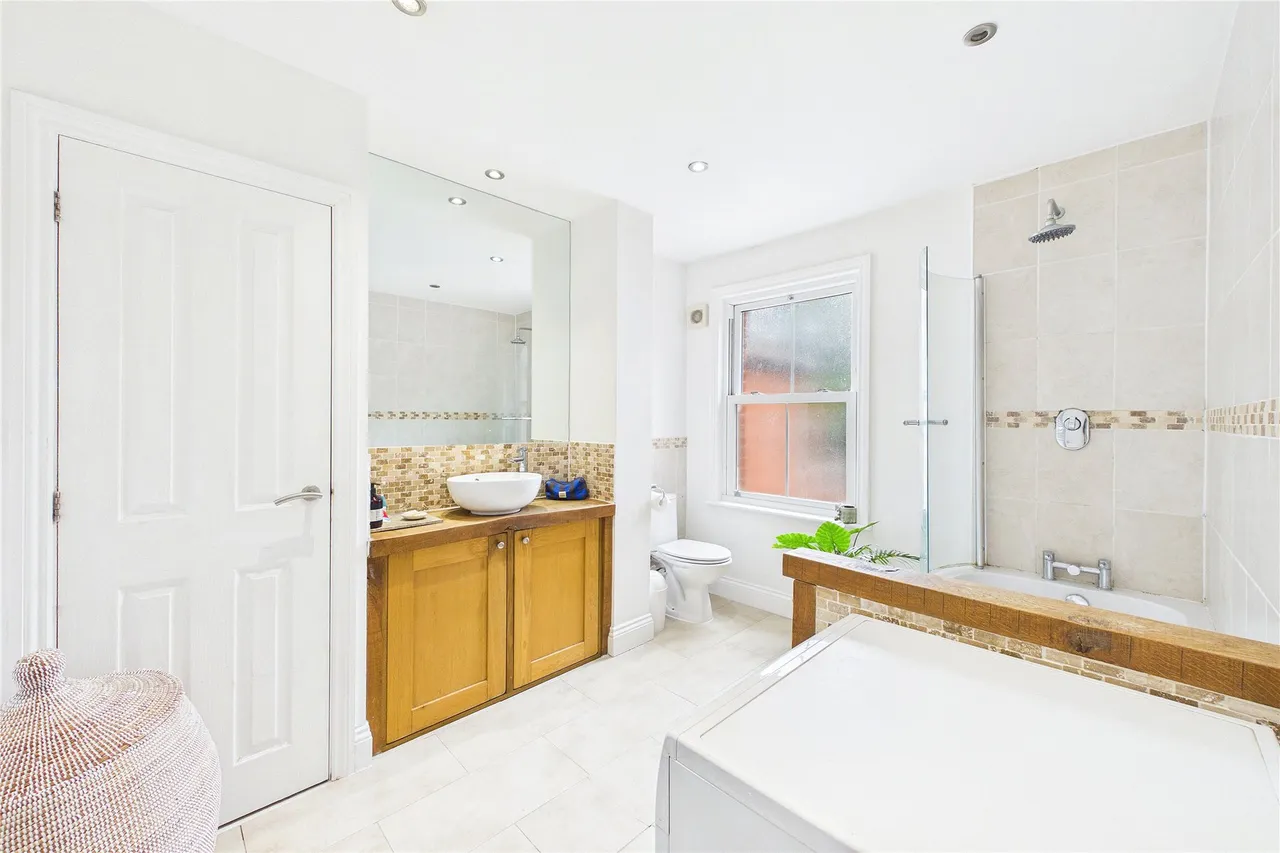 South Road, Horsell, GU21, photo 9