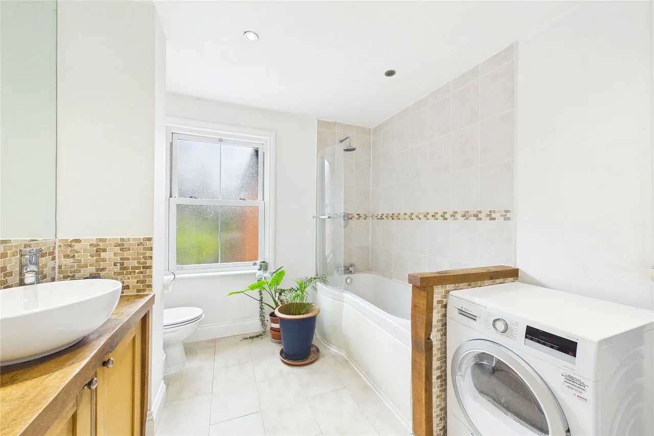 South Road, Horsell, GU21, photo 13