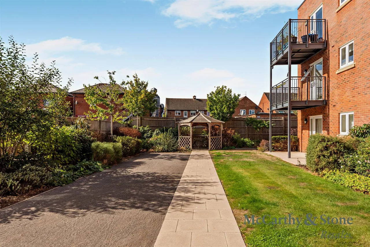 The Moors, Thatcham, RG19, photo 27