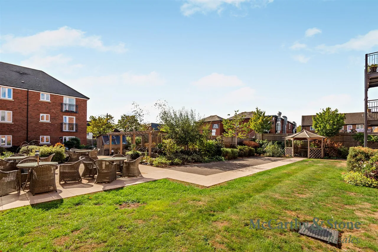 The Moors, Thatcham, RG19, photo 25