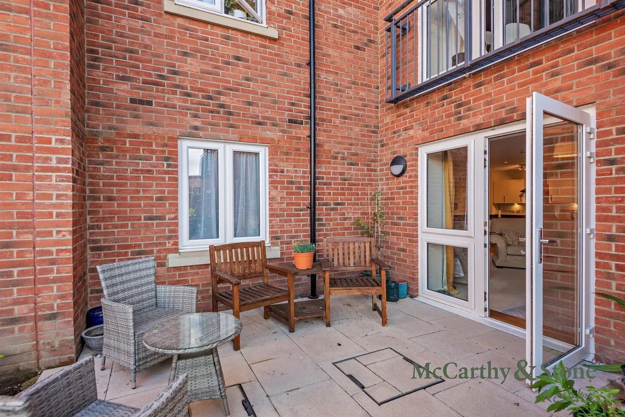 The Moors, Thatcham, RG19, photo 2