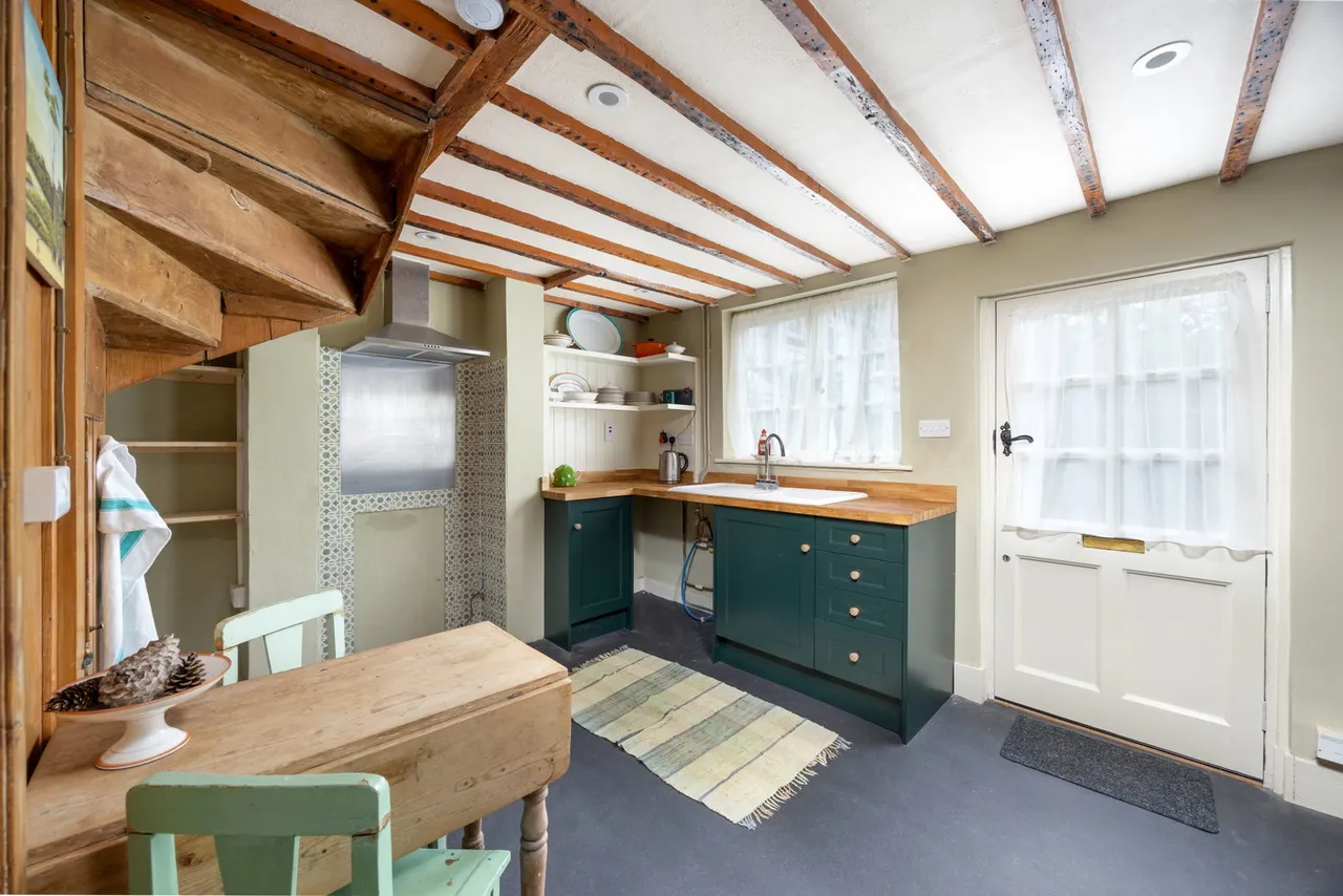 South View Court, Devizes, SN10, photo 15