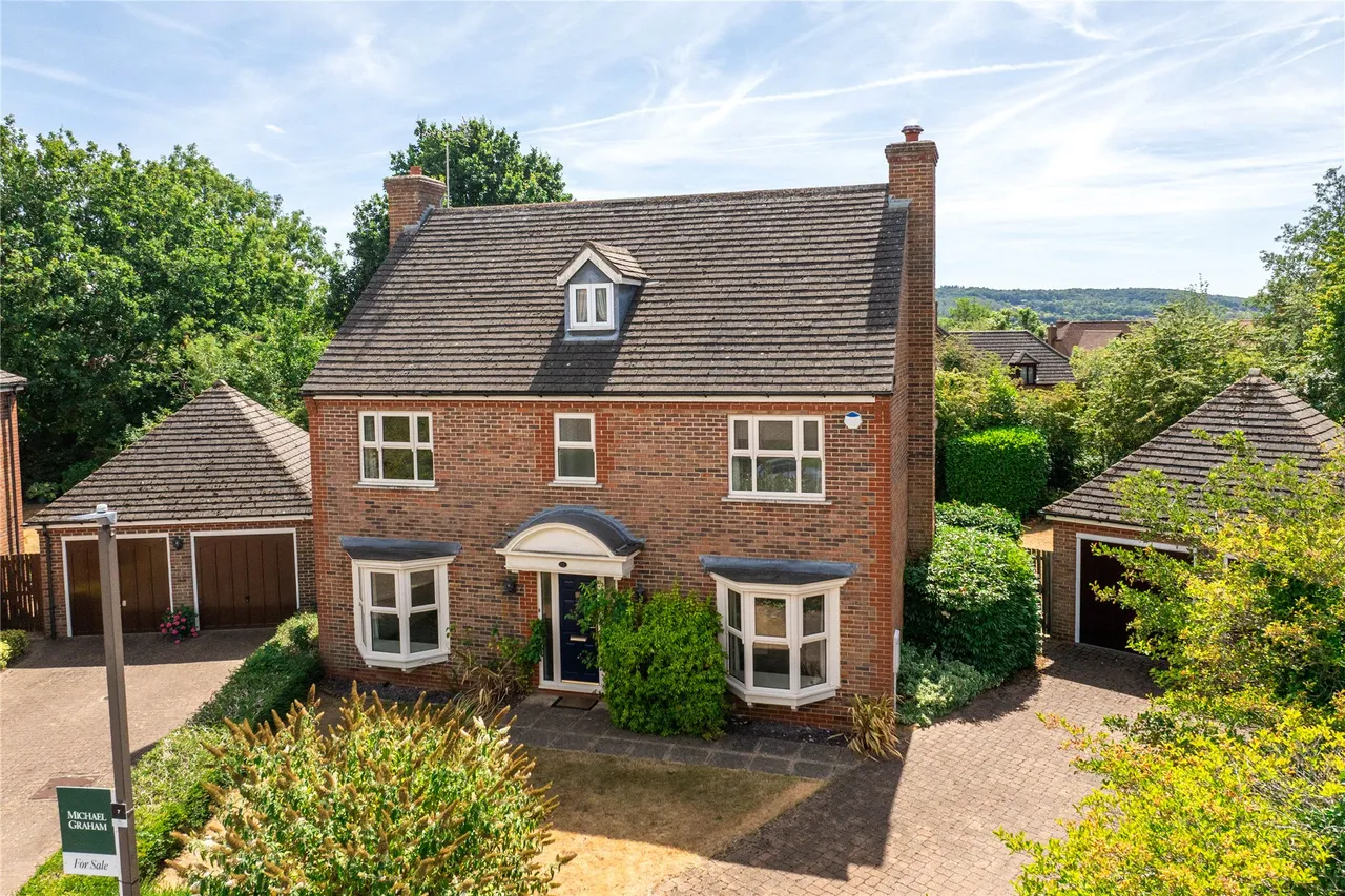 6 bed property for sale, March Meadow, Wavendon Gate, MK7