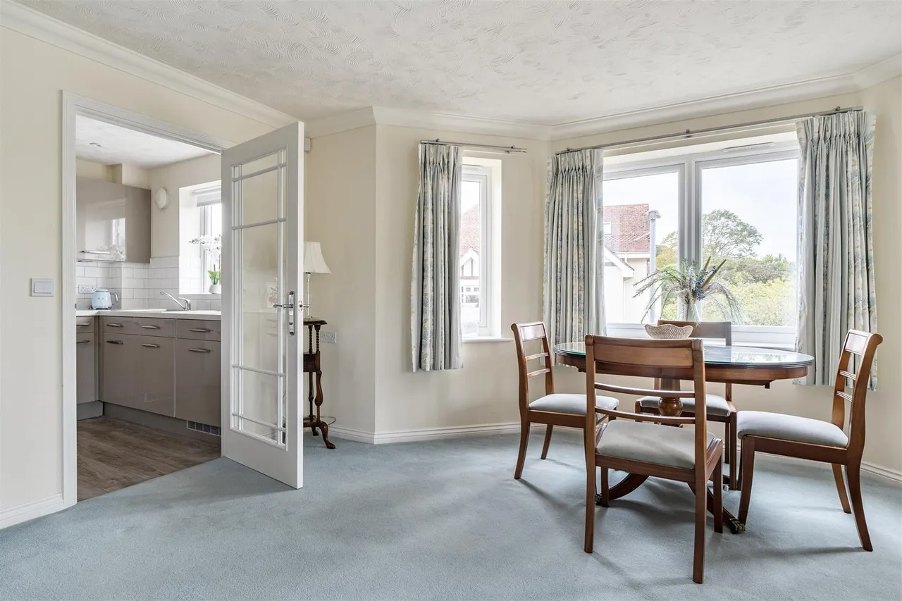 Stuart Road, Highcliffe, BH23, photo 5
