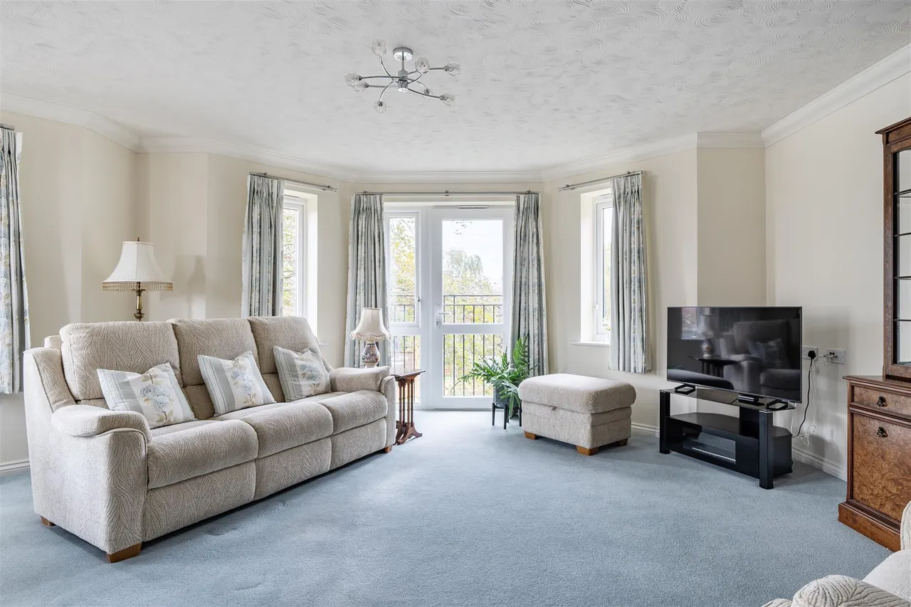 Stuart Road, Highcliffe, BH23, photo 3
