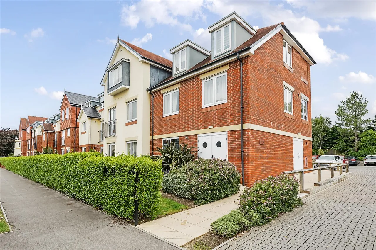 Stuart Road, Highcliffe, BH23, photo 14