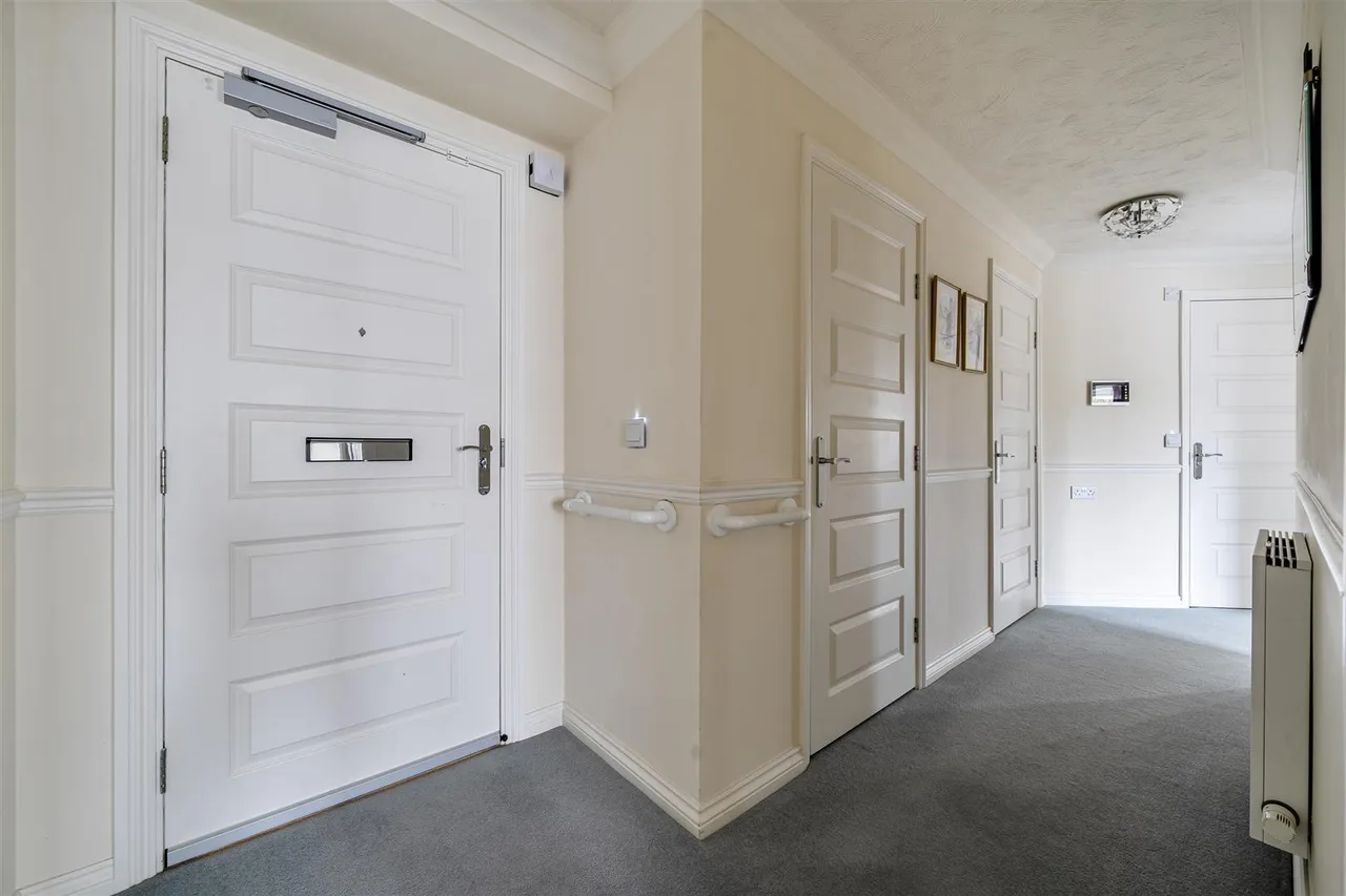 Stuart Road, Highcliffe, BH23, photo 11