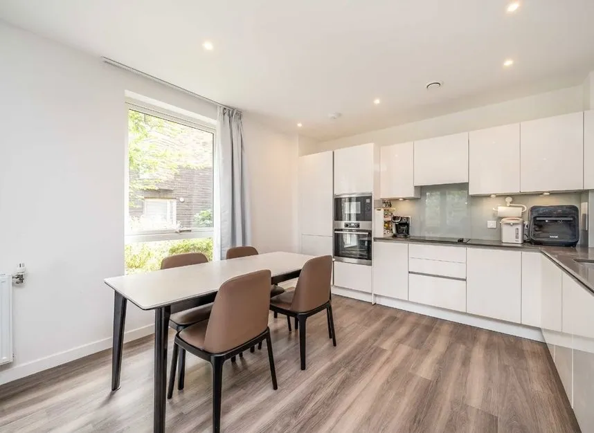 Cornforth Lane, Mill Hill, NW7, photo 3