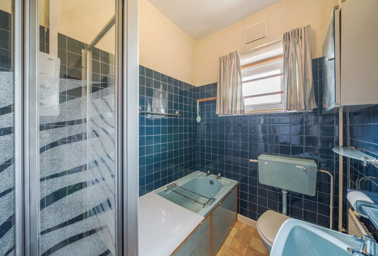 Kayte Lane, Gloucestershire, Bishops Cleeve, GL52 8AS, photo 10