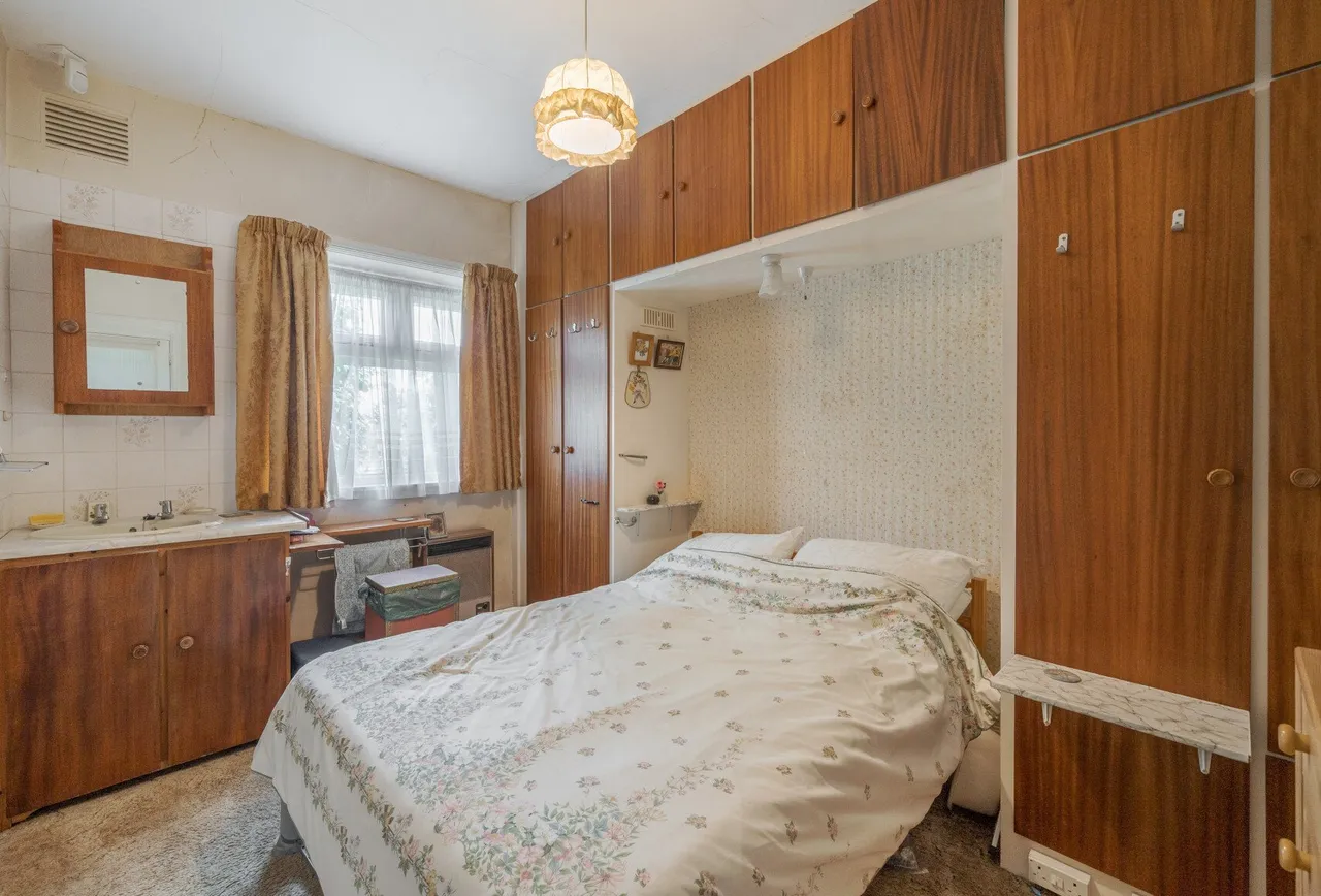 Kayte Lane, Gloucestershire, Bishops Cleeve, GL52 8AS, photo 6