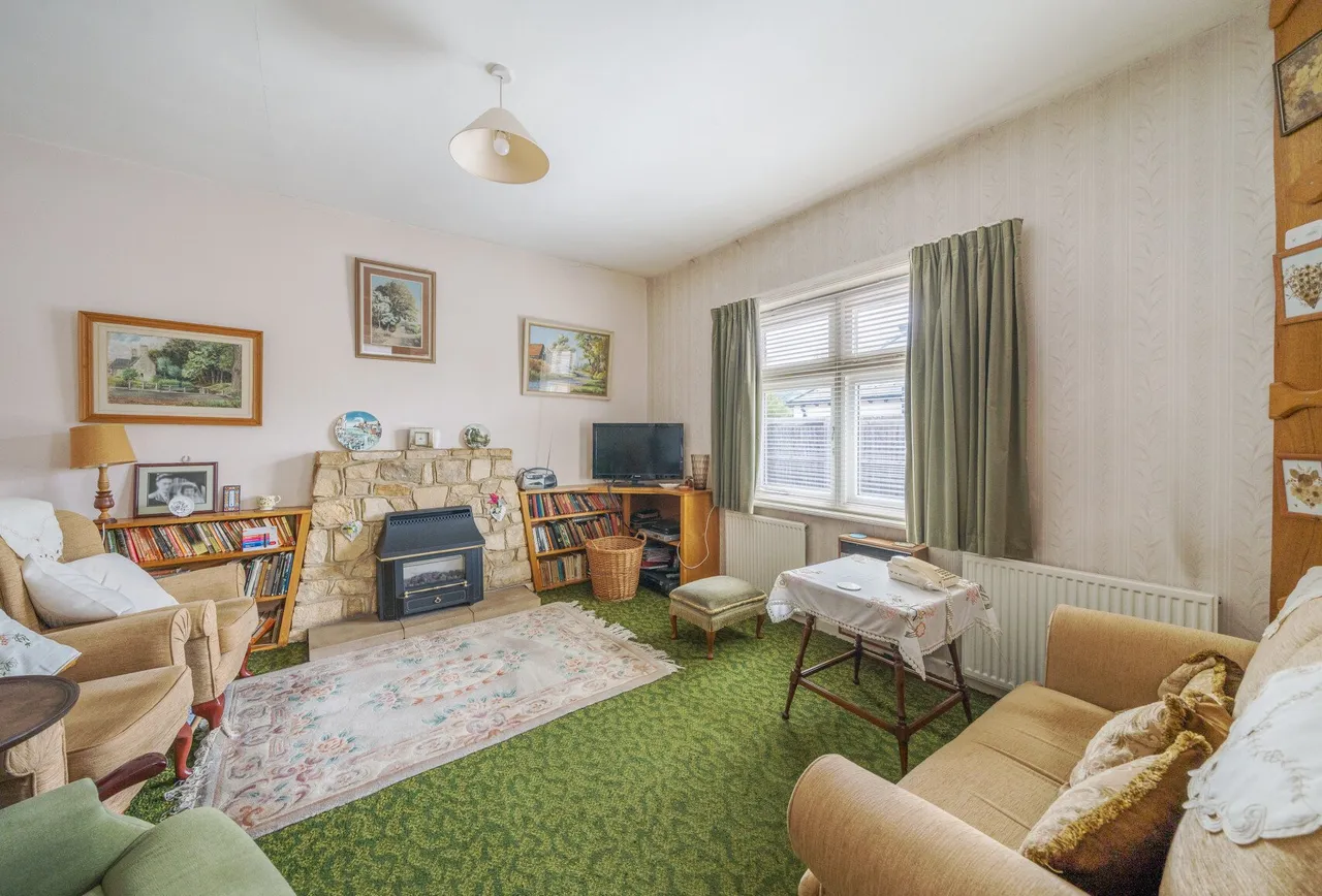 Kayte Lane, Gloucestershire, Bishops Cleeve, GL52 8AS, photo 9