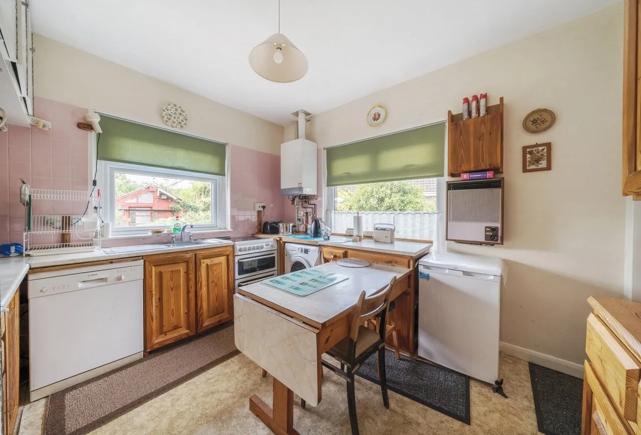 Kayte Lane, Gloucestershire, Bishops Cleeve, GL52 8AS, photo 5