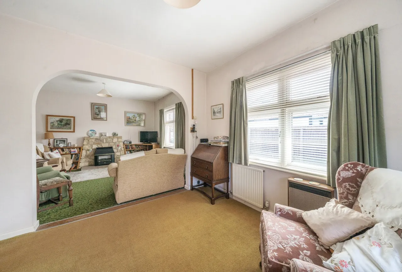Kayte Lane, Gloucestershire, Bishops Cleeve, GL52 8AS, photo 3