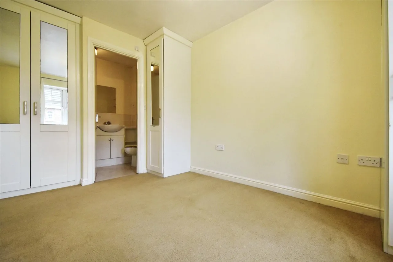 Churchlands, Aldershot, Hampshire, GU11 3SR, photo 9