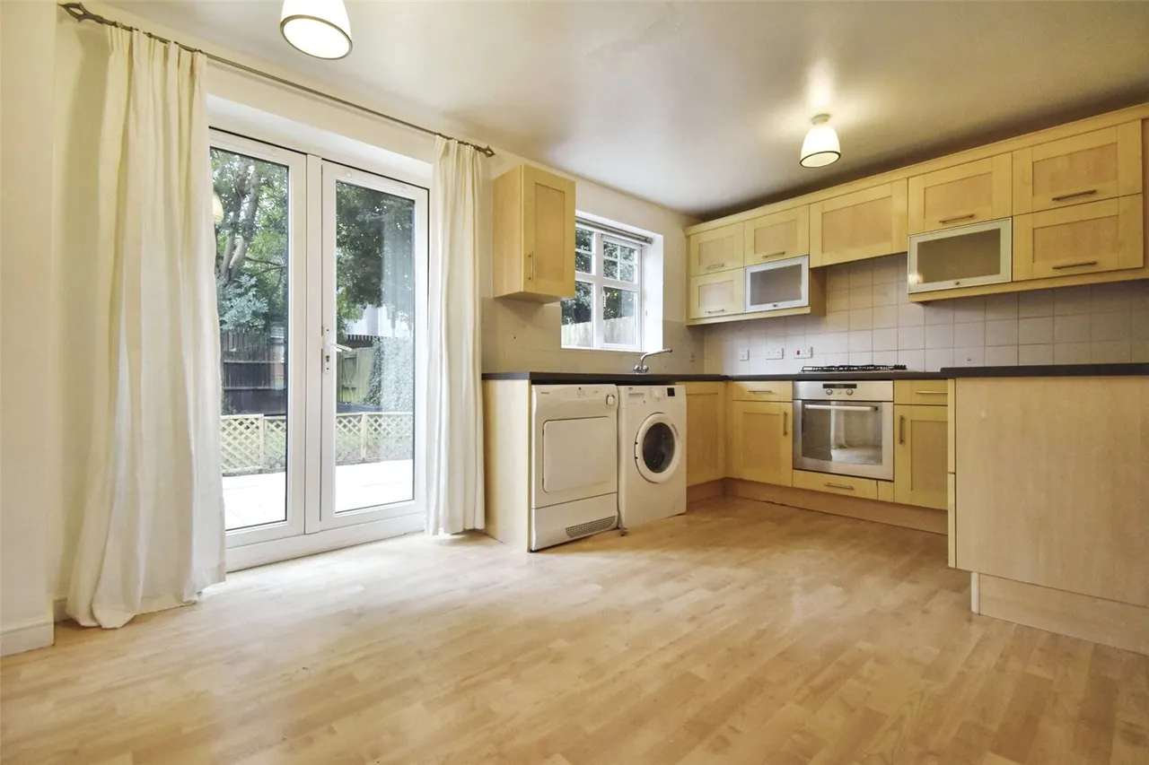Churchlands, Aldershot, Hampshire, GU11 3SR, photo 3