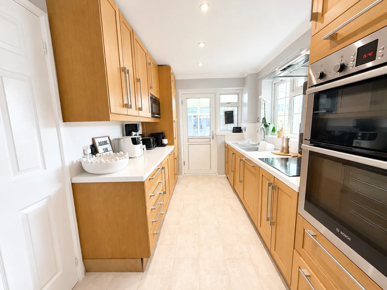 Poynes Road, RH6, photo 3
