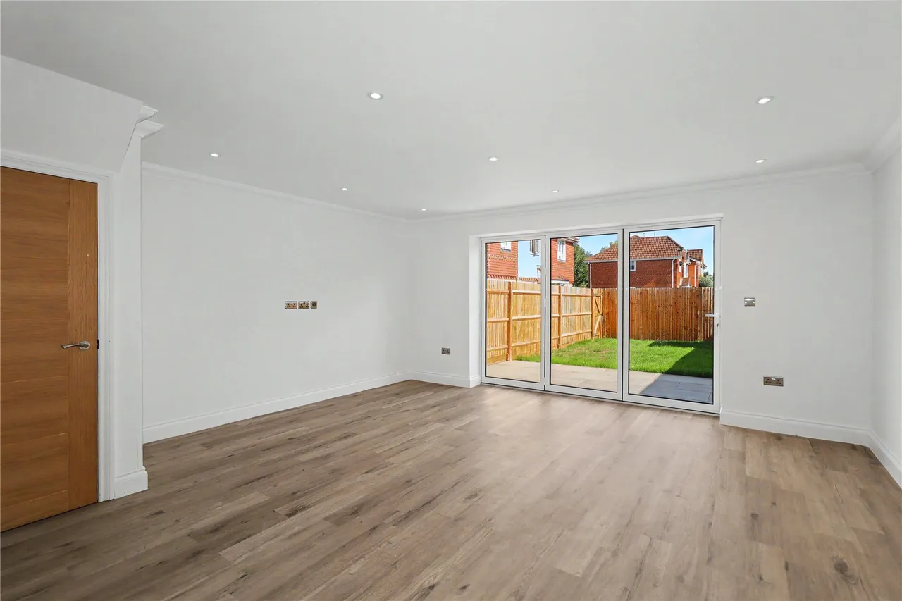 Tilia Copse, Woking, GU22, photo 3