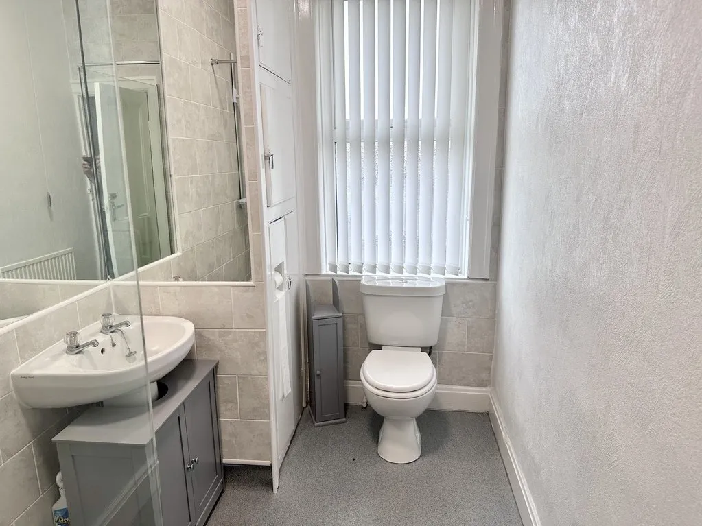 Bradford road, Drighlington, BD11, photo 10