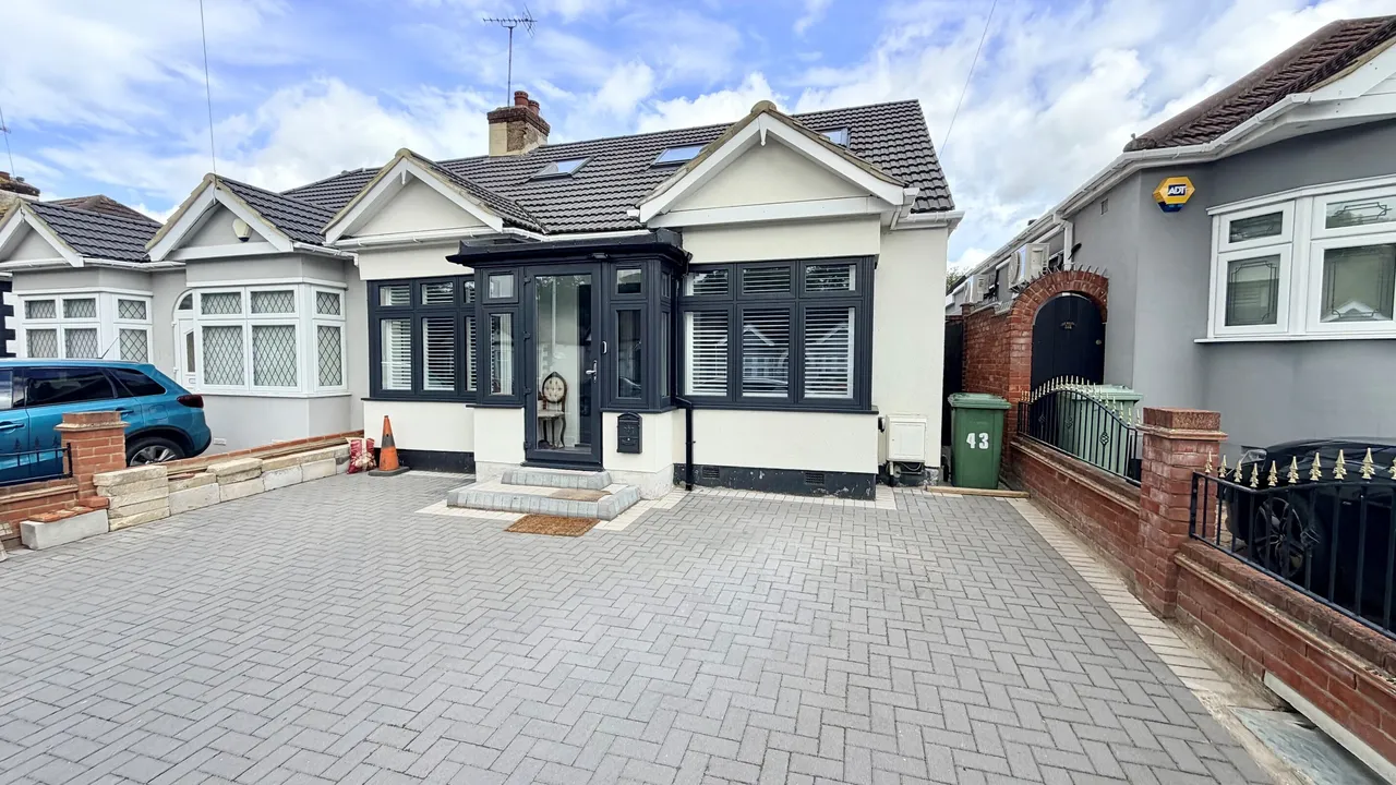 1 bed house to rent, Ingreway, Romford, RM3
