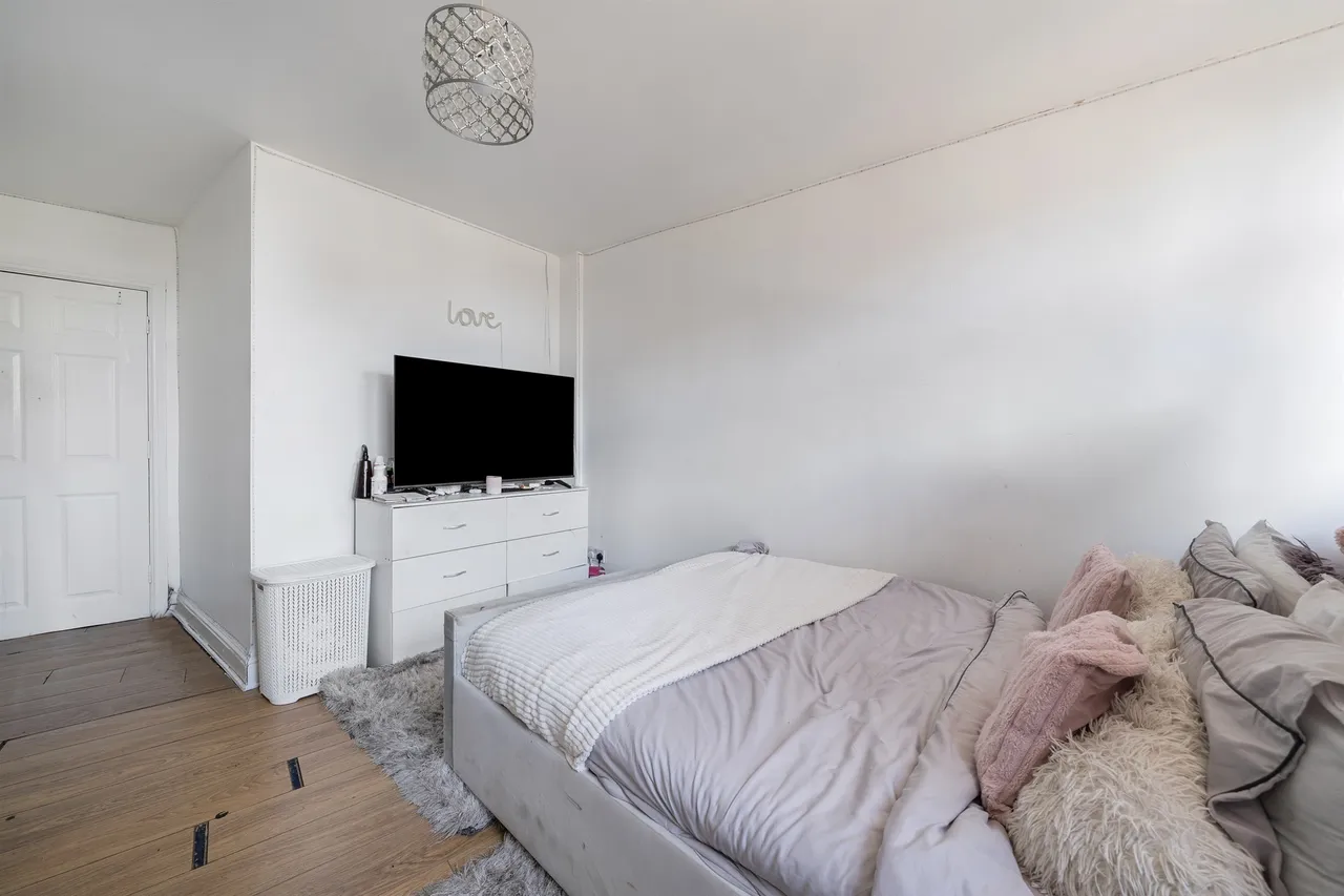 High Road, London, N17, photo 6
